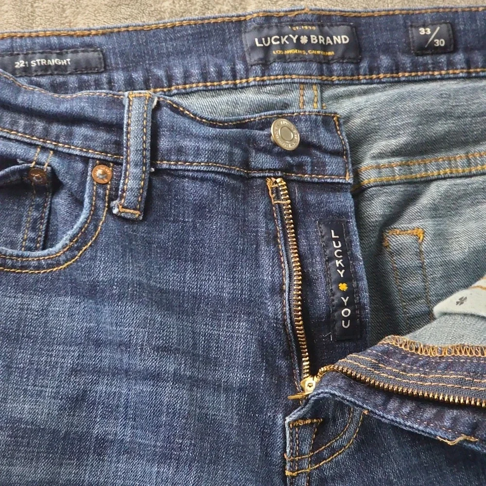 Lucky Brand 221 Straight Blue Jeans Men's Size 33x30 MSR (34×30) Whiskers